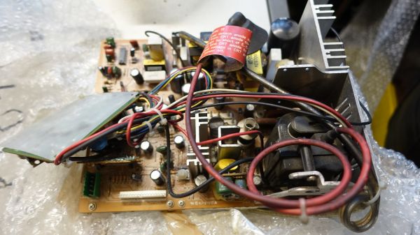 PENTRANIC 39in CRT 15khz CHASSIS