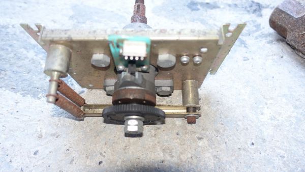 OLD DRIVING GAME MECHANISM