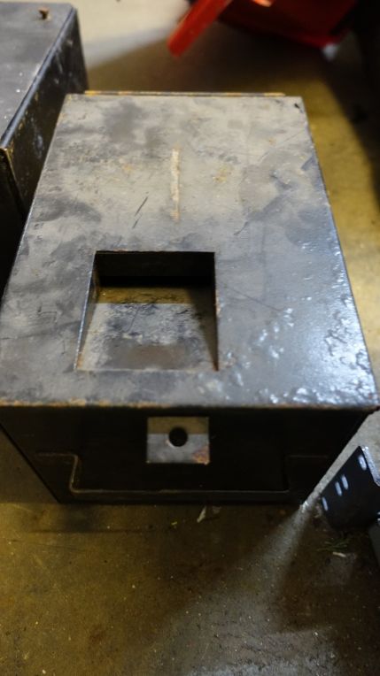 OLD POOL TABLE CASH BOX
